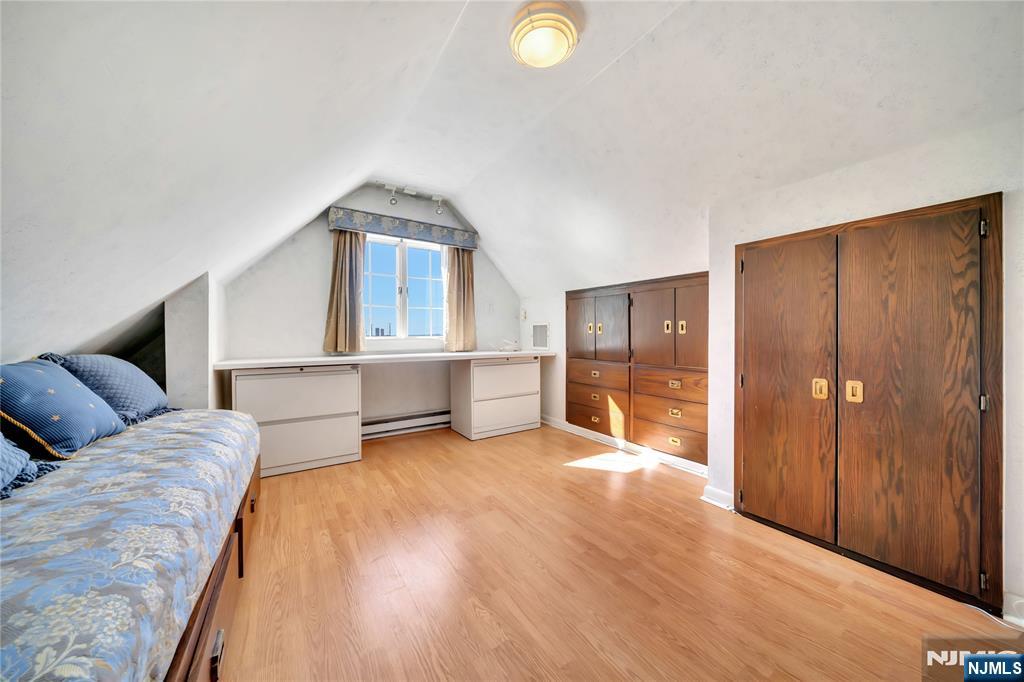 431 Van Renssalaer Court