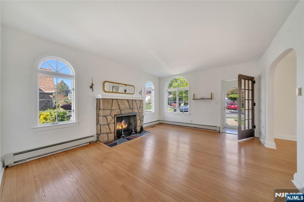 431 Van Renssalaer Court