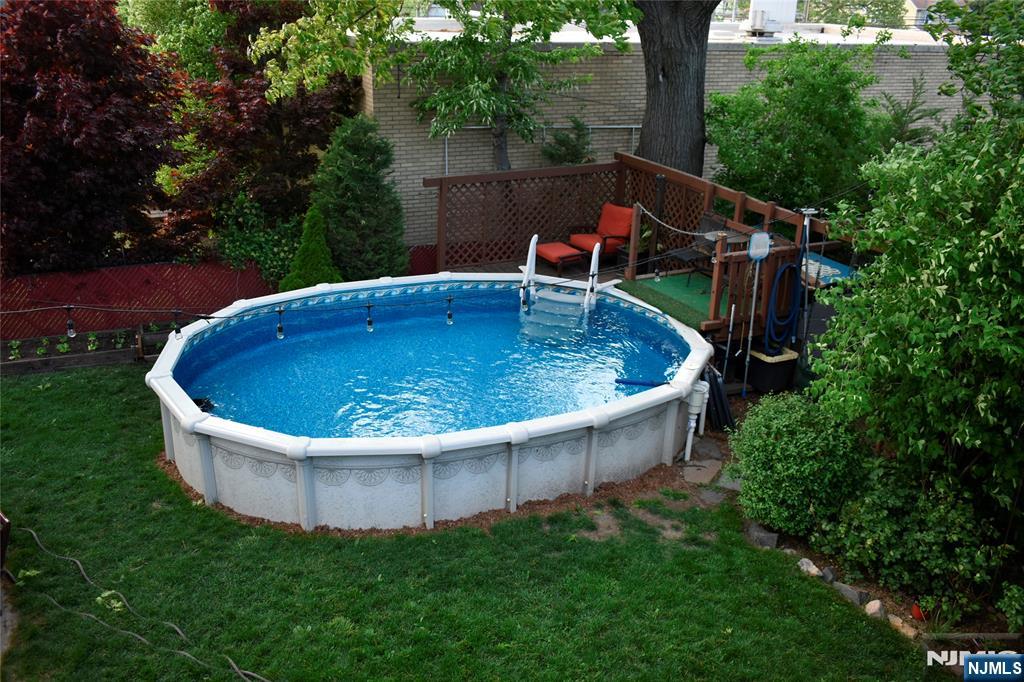 585 Monroe Place