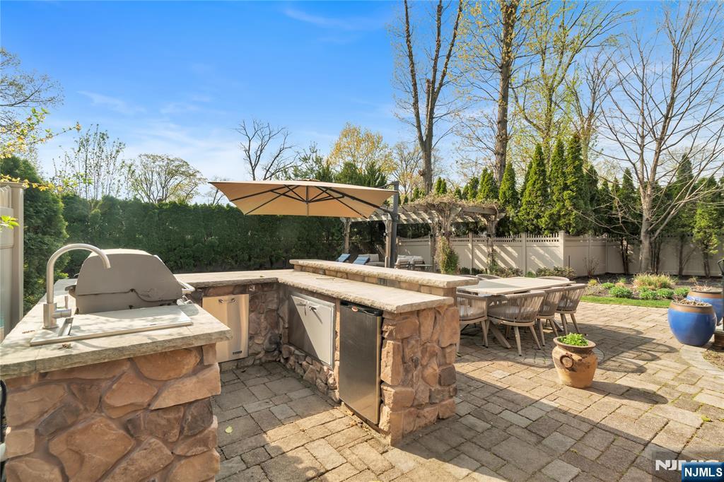 1115 Briar Way