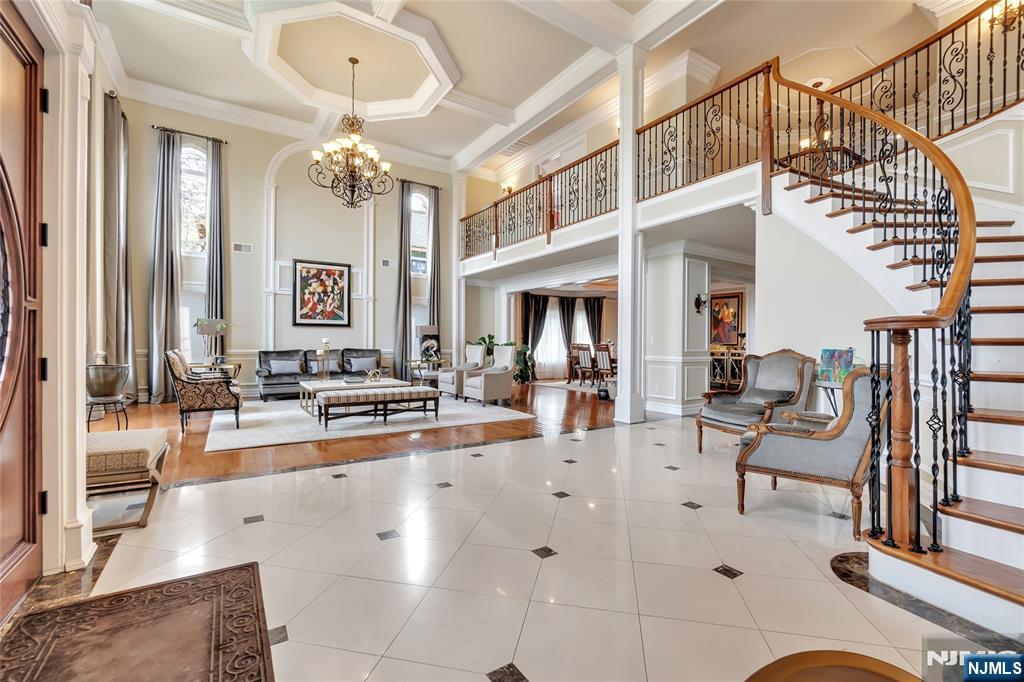 1115 Briar Way