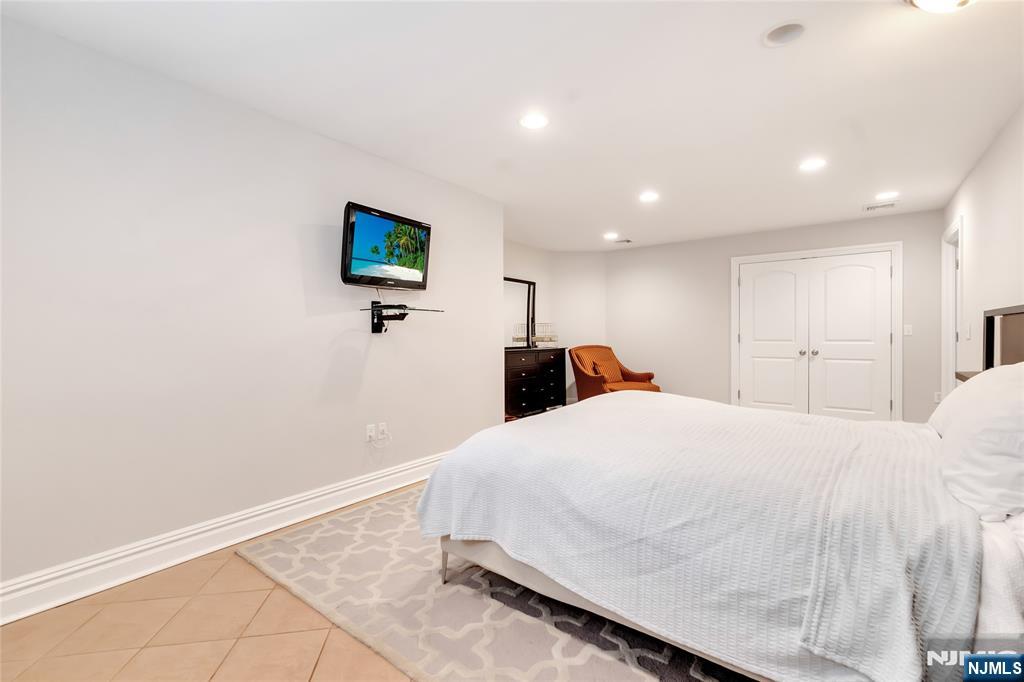 1115 Briar Way