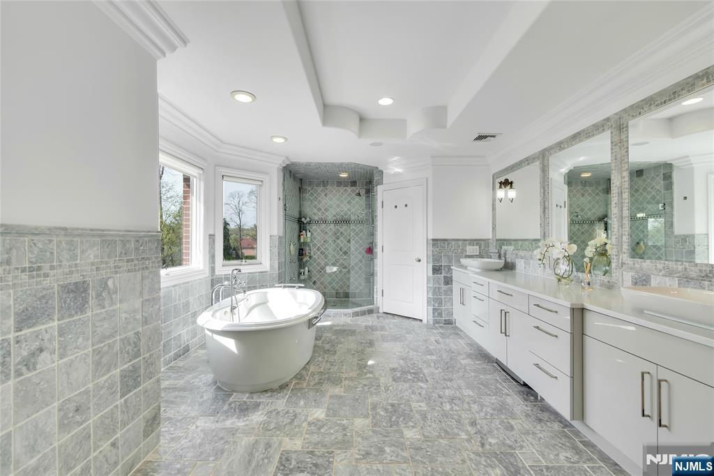 1115 Briar Way
