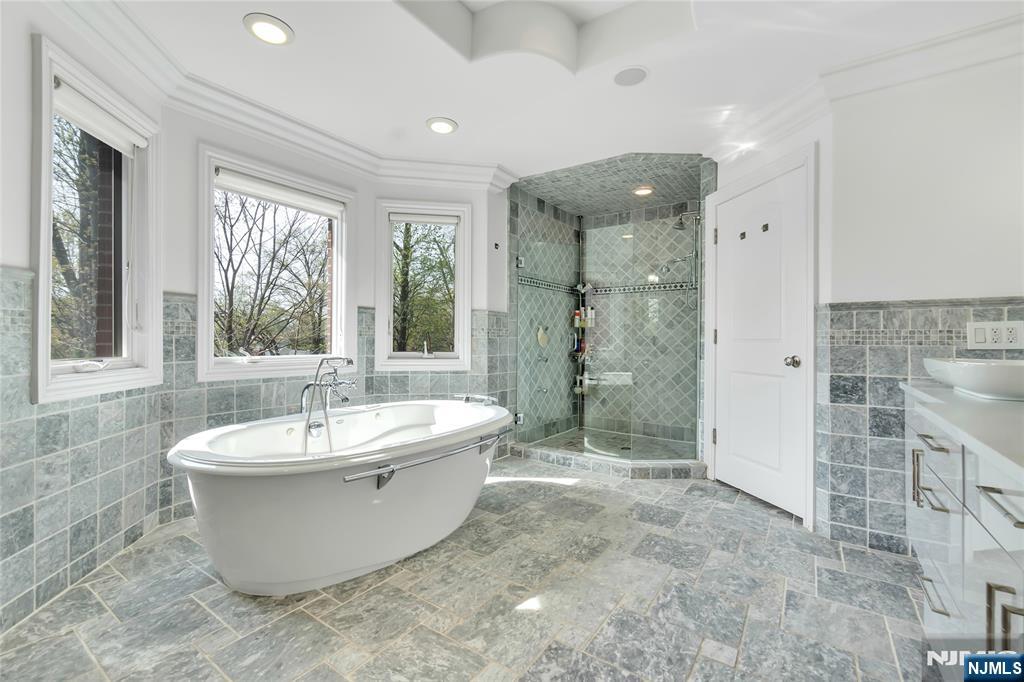 1115 Briar Way