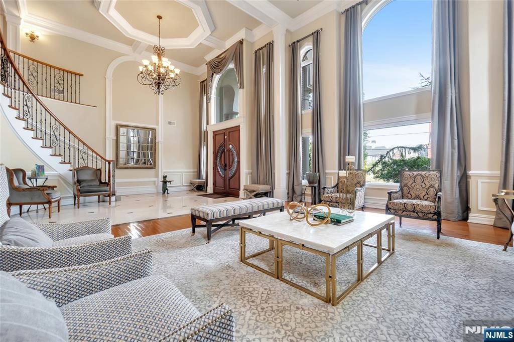 1115 Briar Way