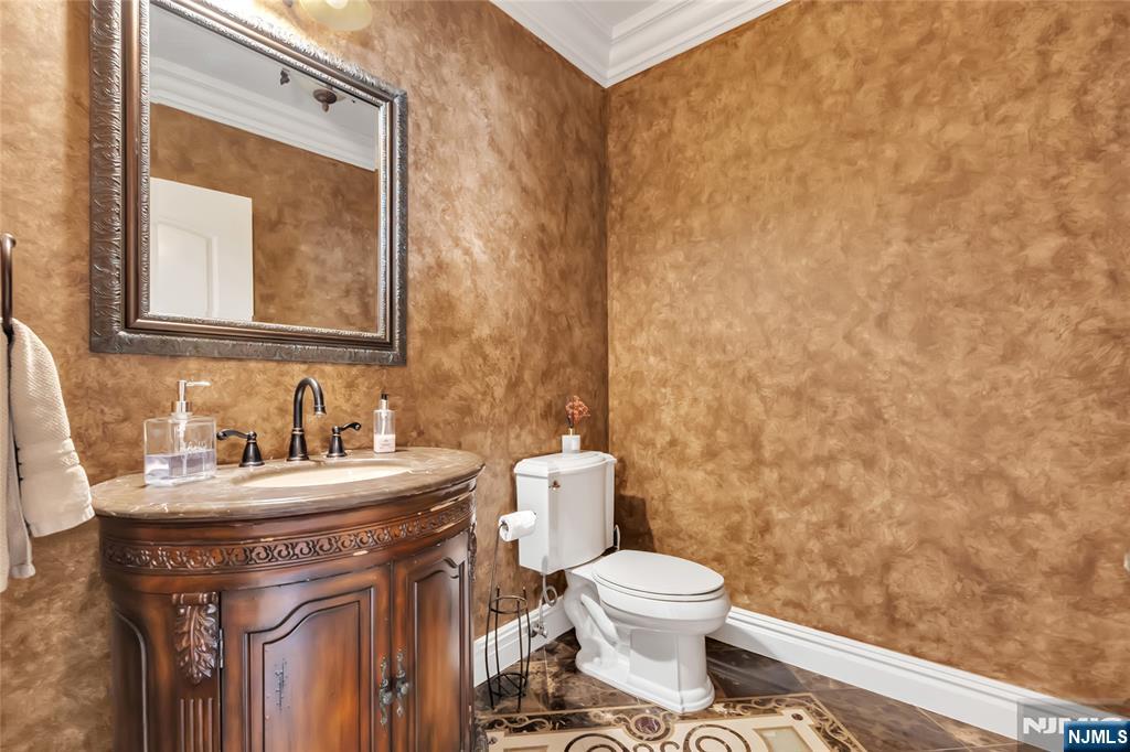 1115 Briar Way