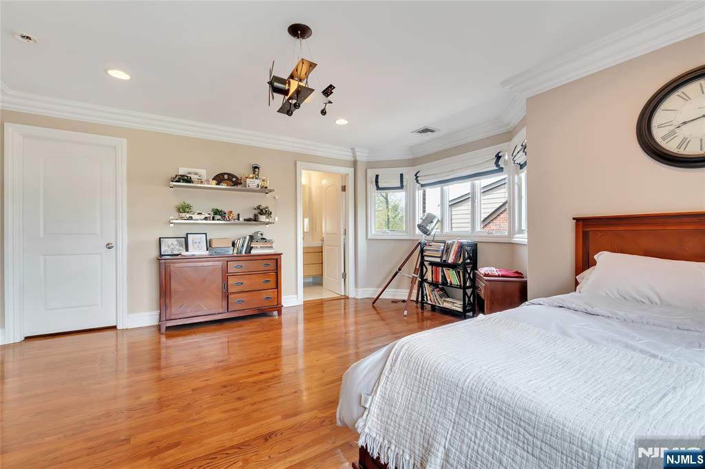 1115 Briar Way