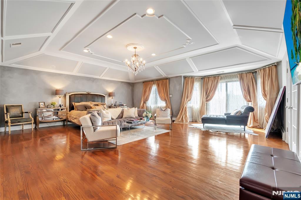 1115 Briar Way