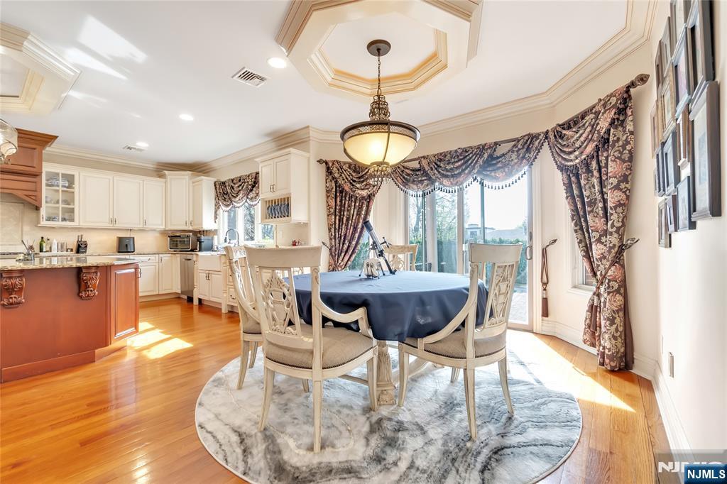 1115 Briar Way