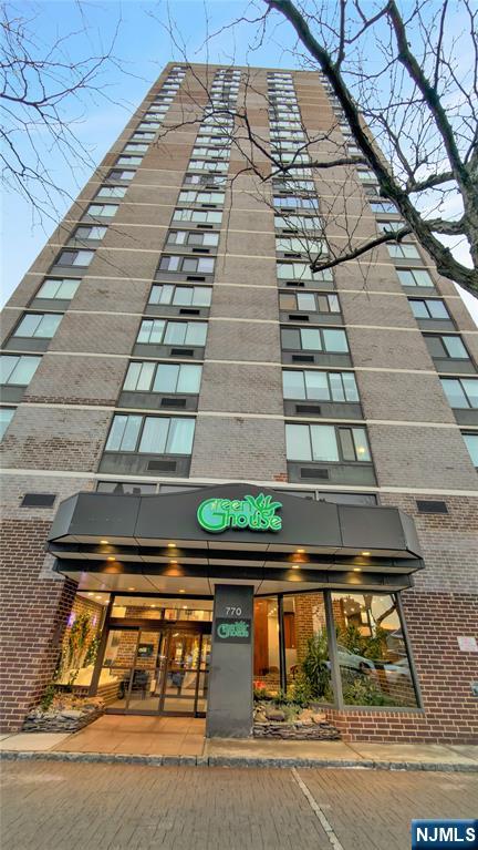 770 Anderson Avenue 22H