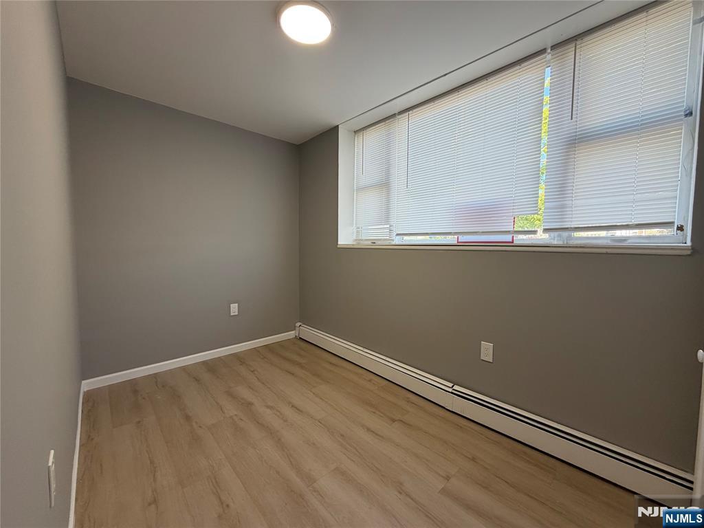 9066 Palisade Plaza