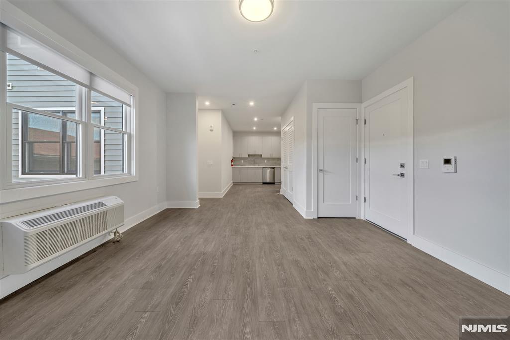 491 Walker Street 3C