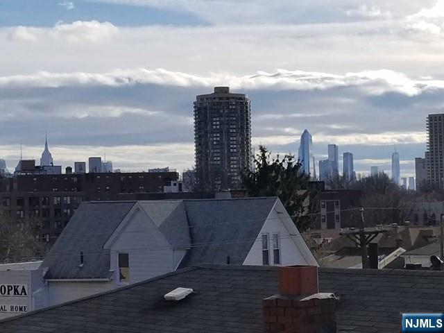 9055 Palisade Avenue 43