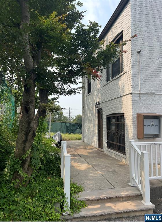 432 Broad Avenue