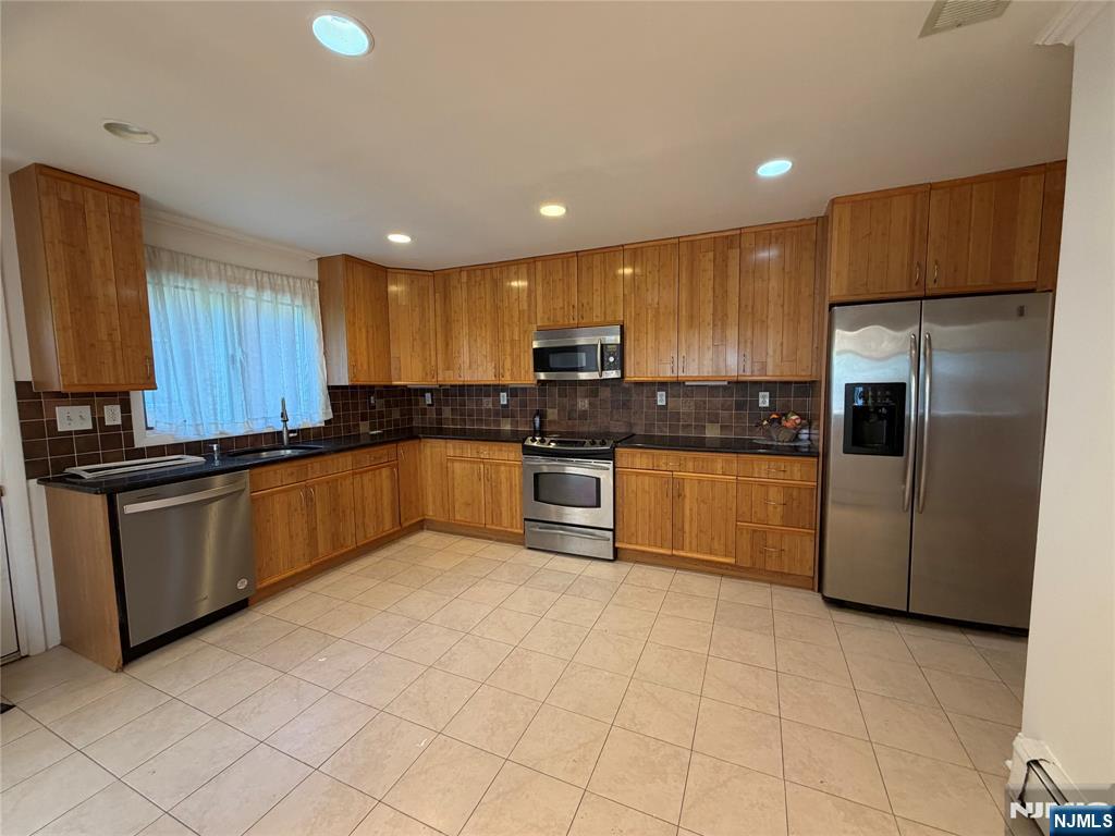 2465 2nd Street 1