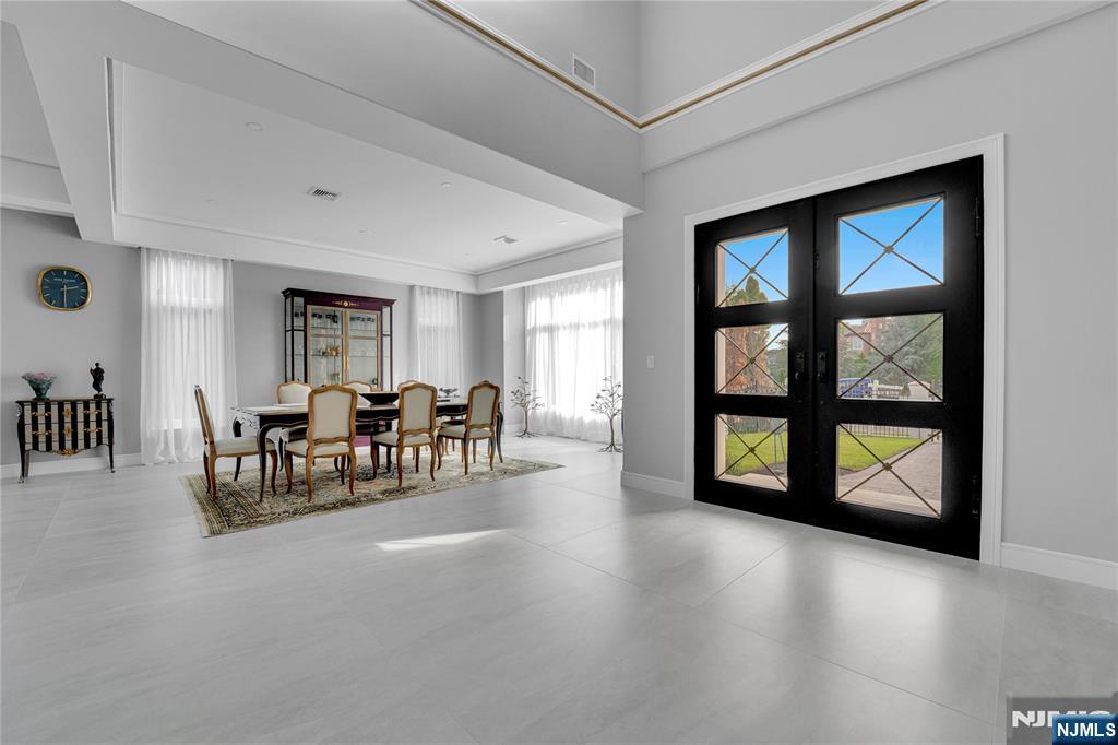 4 Crescent Court