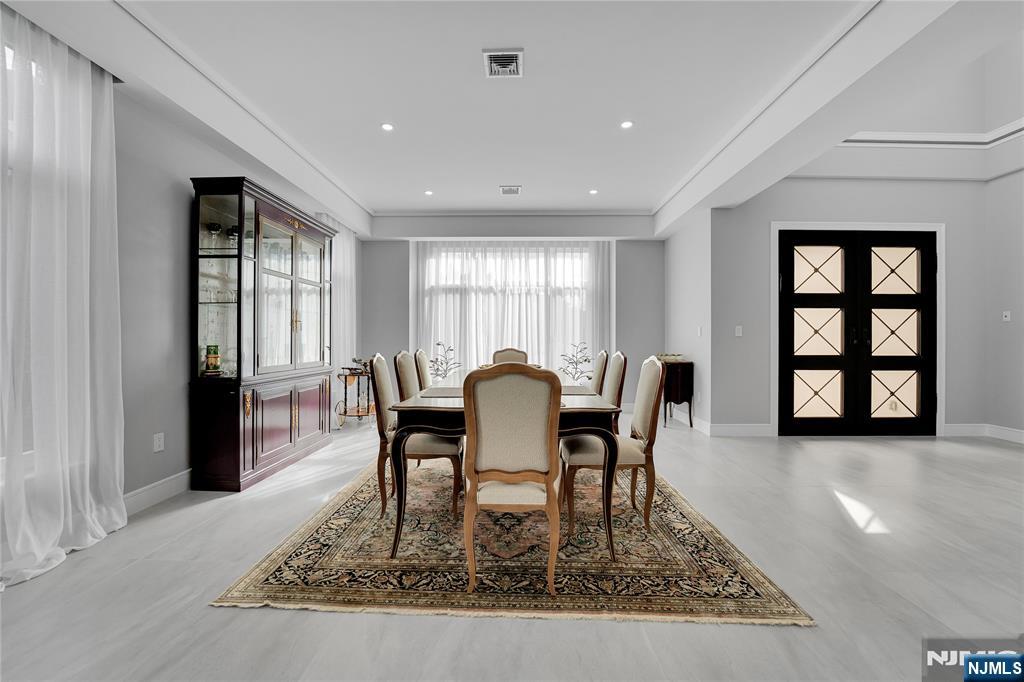4 Crescent Court