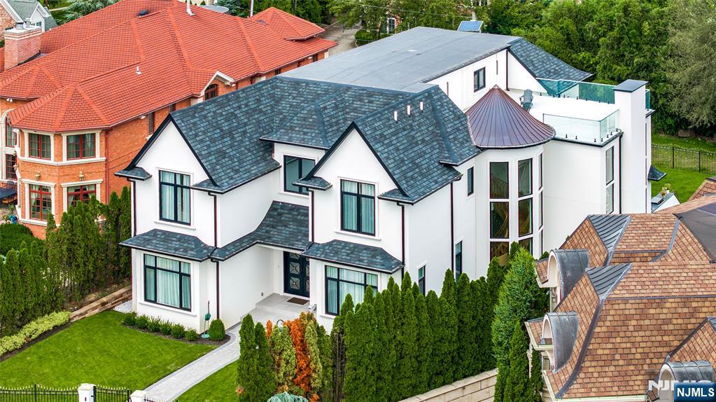 4 Crescent Court