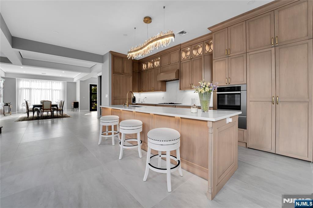4 Crescent Court