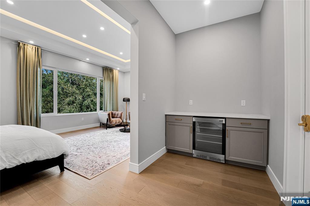 4 Crescent Court