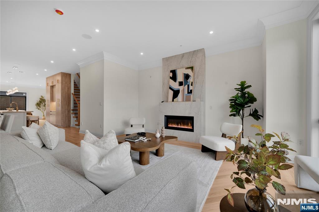 470 Palisades Boulevard