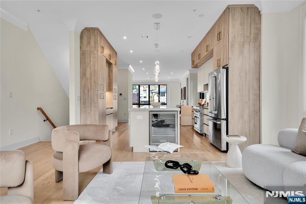 470 Palisades Boulevard