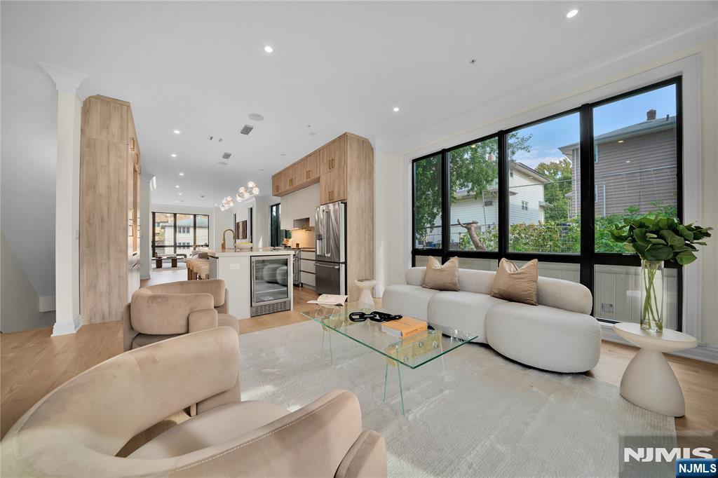 470 Palisades Boulevard