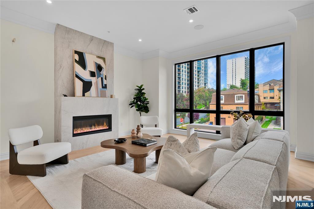 470 Palisades Boulevard
