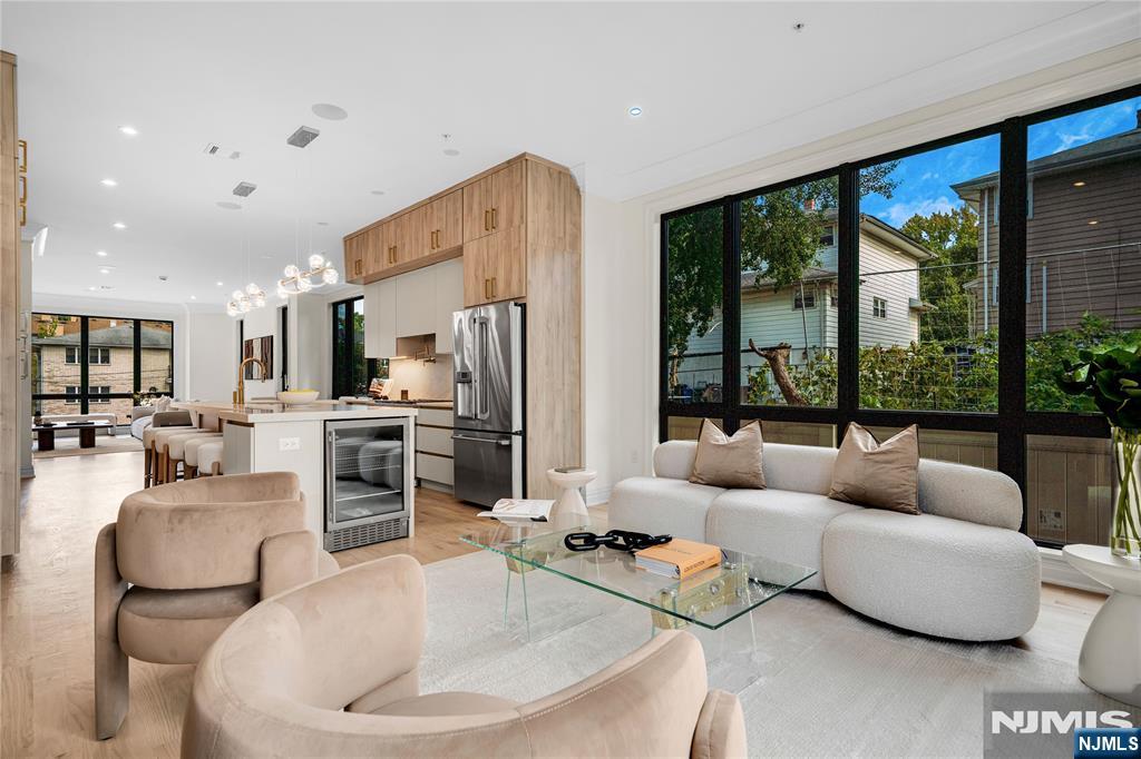 470 Palisades Boulevard