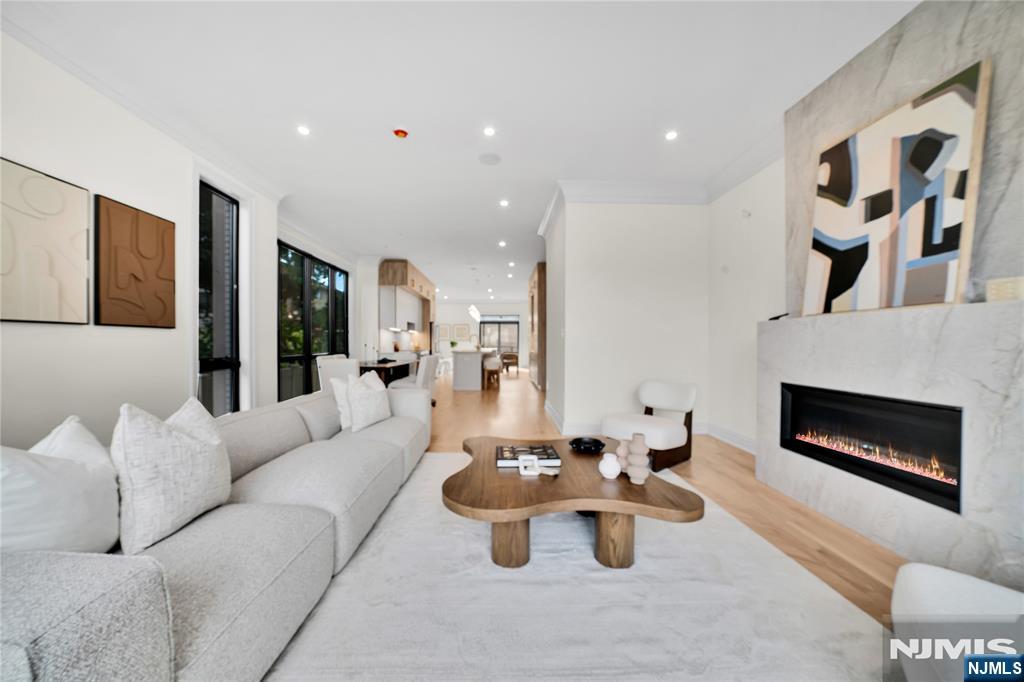 470 Palisades Boulevard