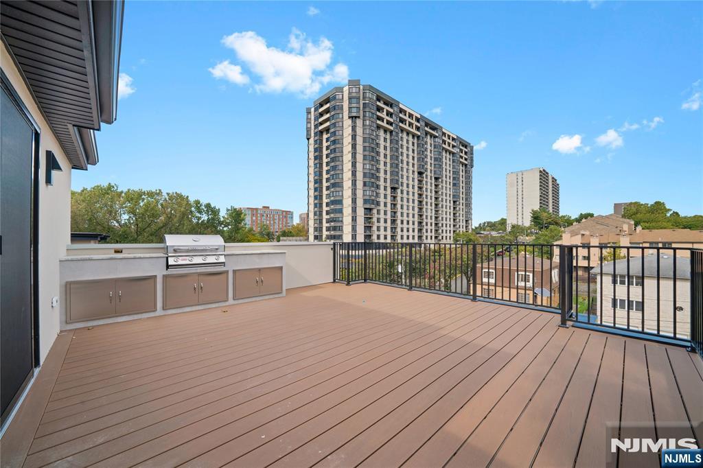 470 Palisades Boulevard