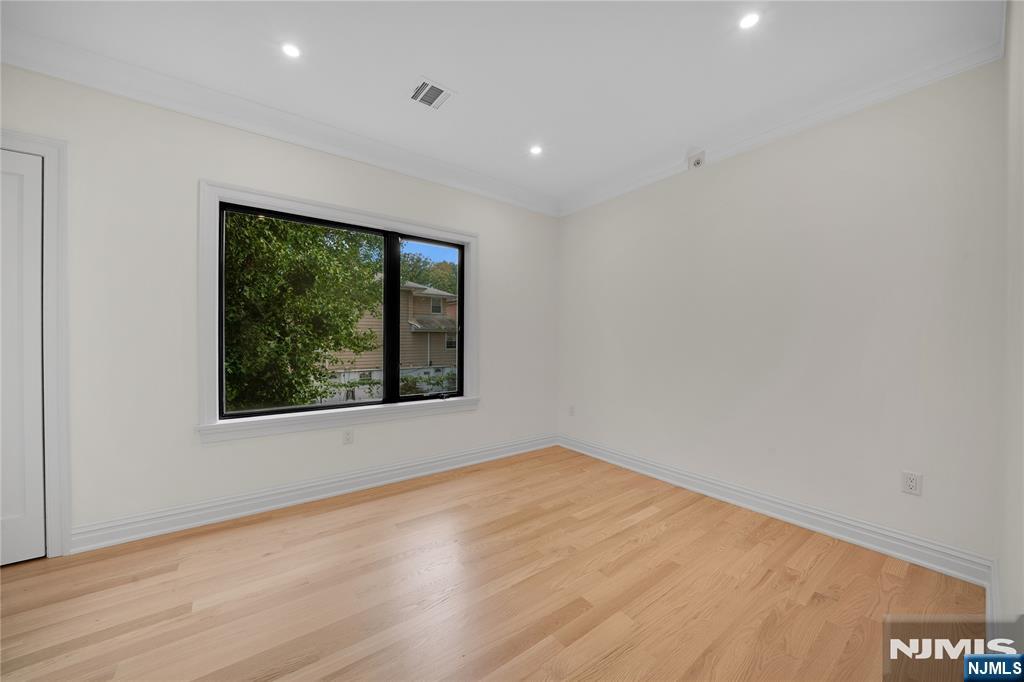 470 Palisades Boulevard