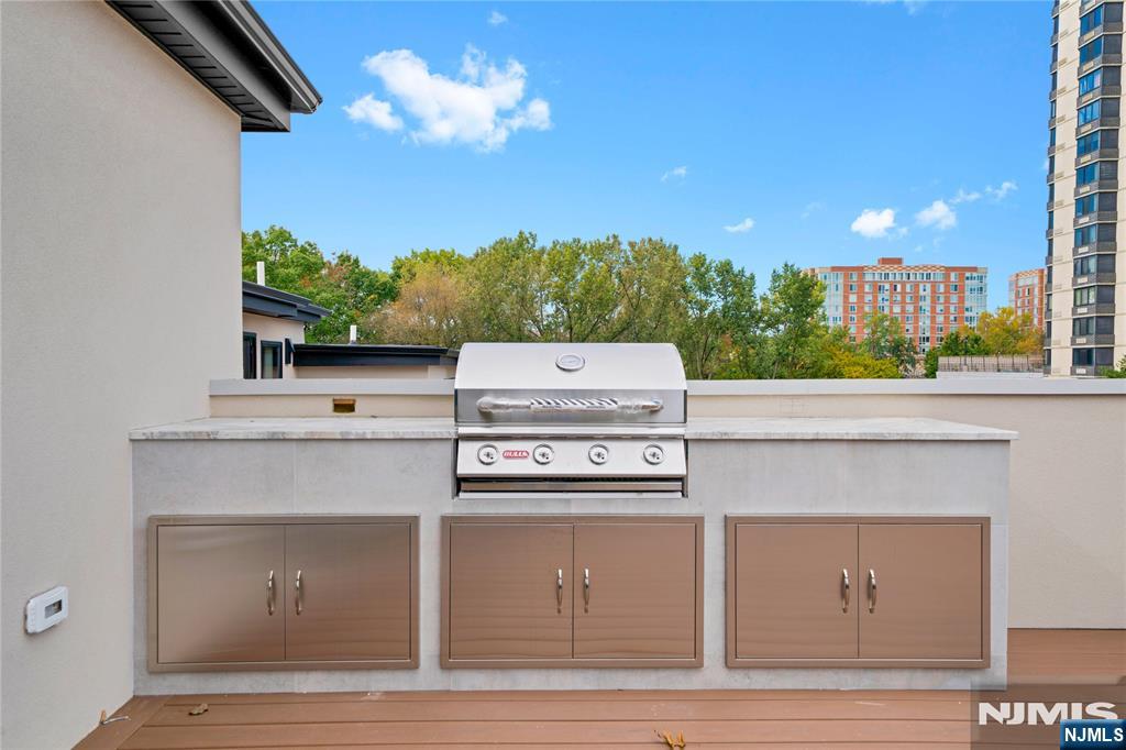 470 Palisades Boulevard