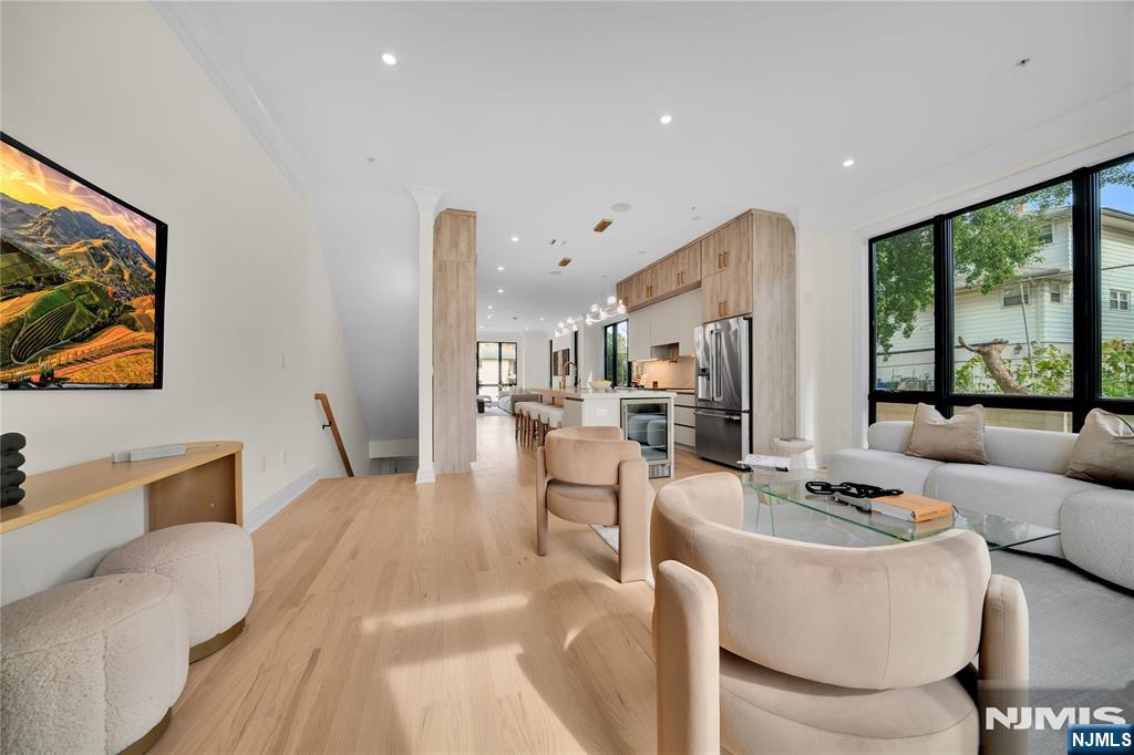 470 Palisades Boulevard