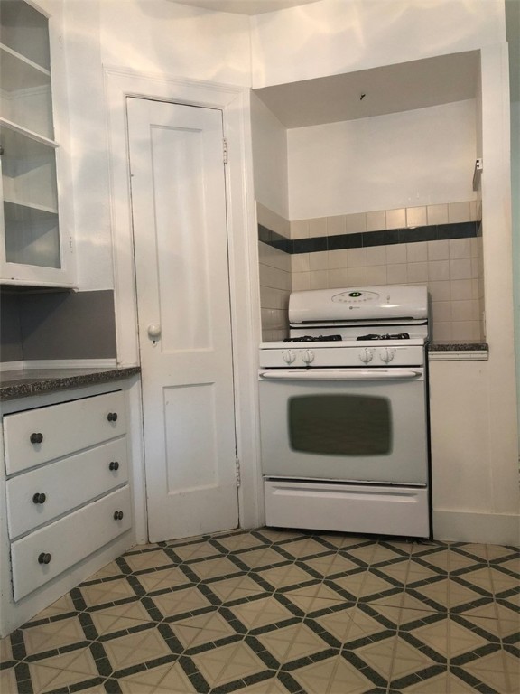 423 Wayland Avenue 425