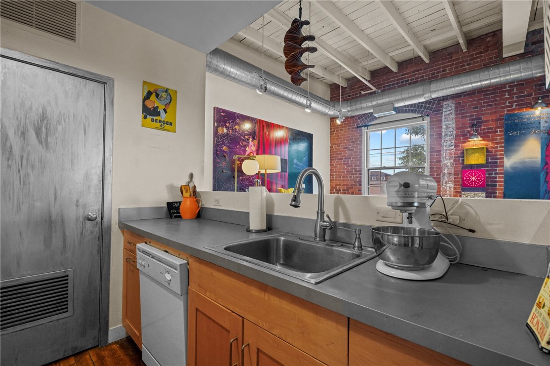 302 Pearl Street 201