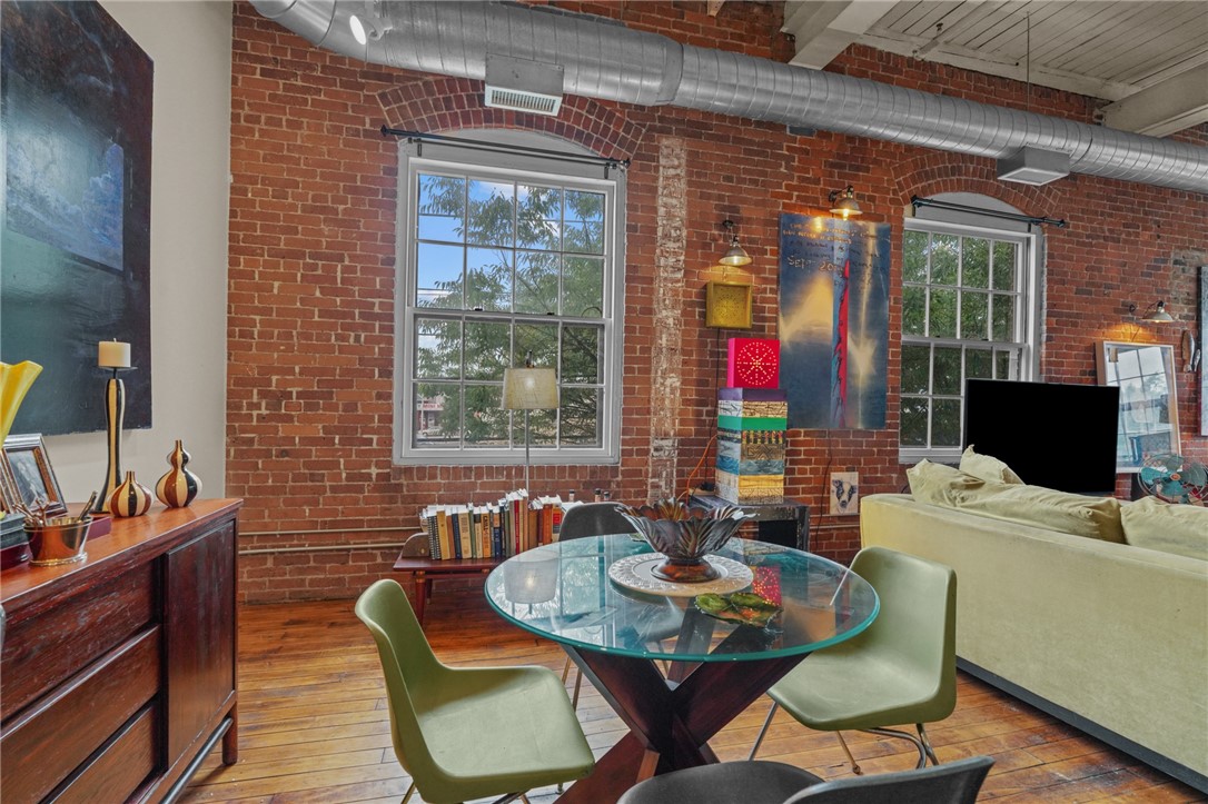 302 Pearl Street 201
