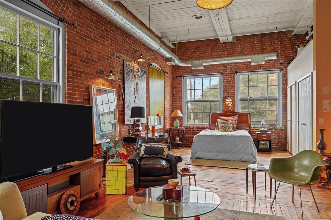 302 Pearl Street 201