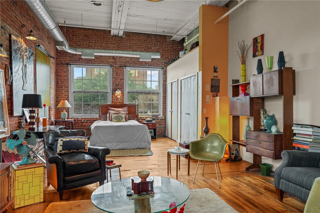 302 Pearl Street 201