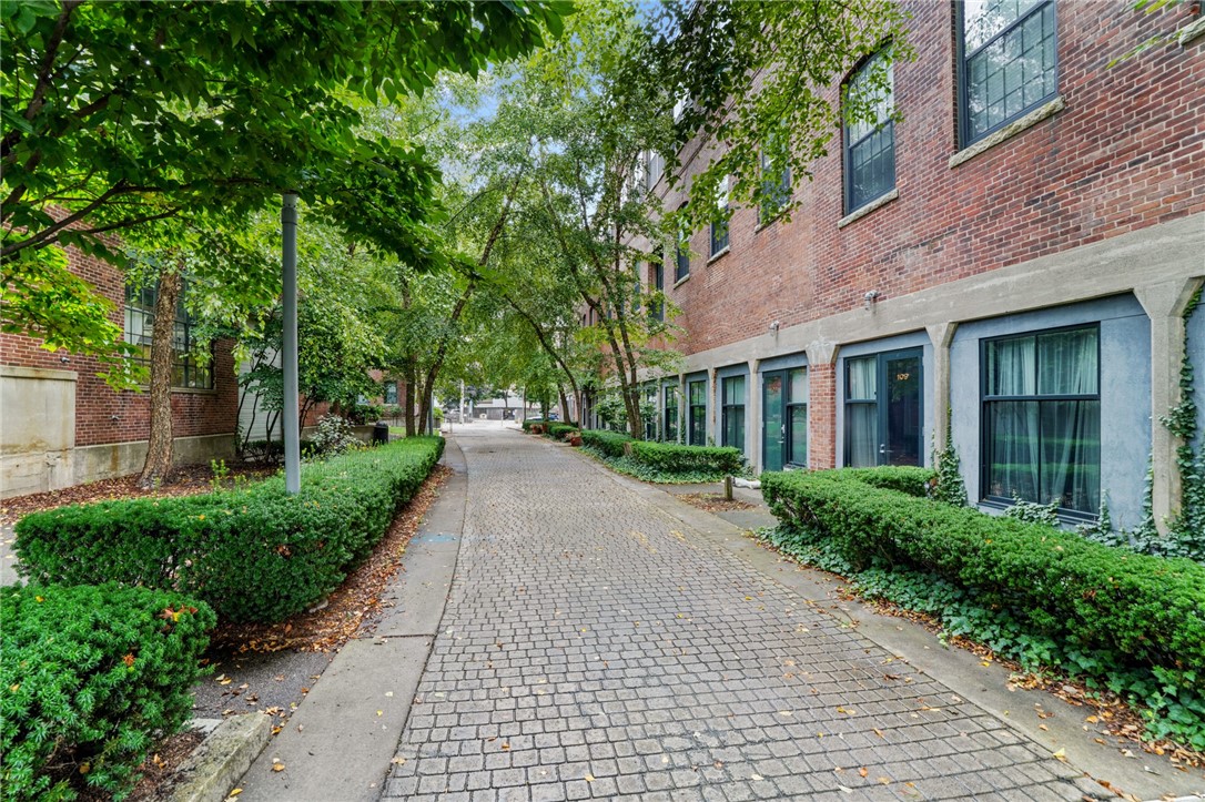302 Pearl Street 201