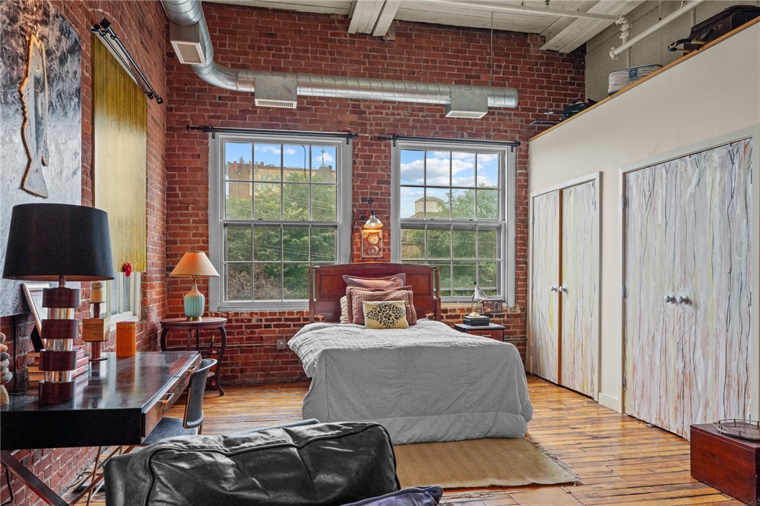 302 Pearl Street 201
