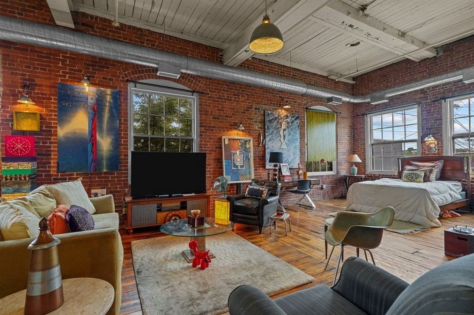 302 Pearl Street 201