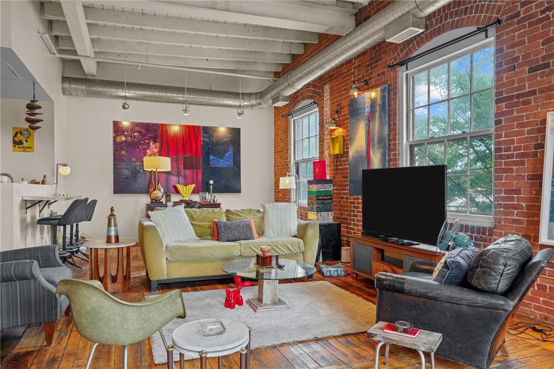 302 Pearl Street 201