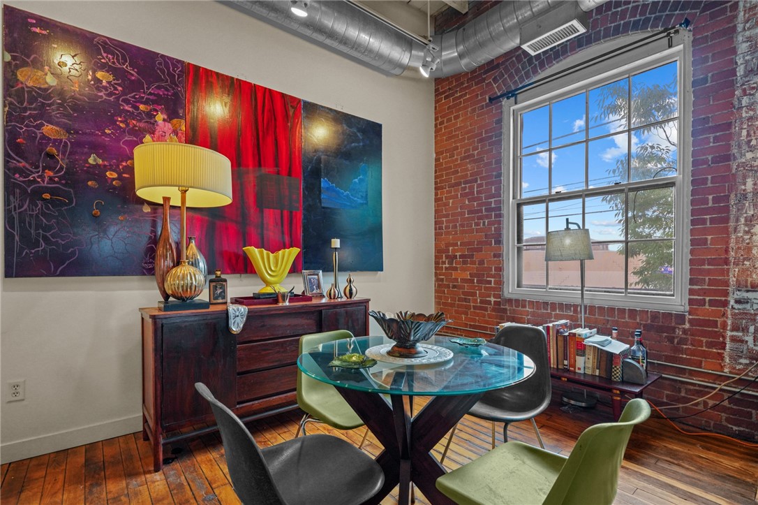 302 Pearl Street 201