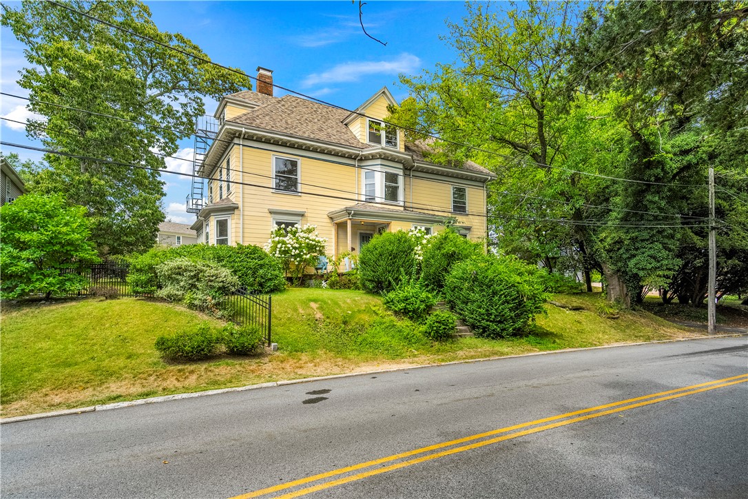 733 Pleasant Street