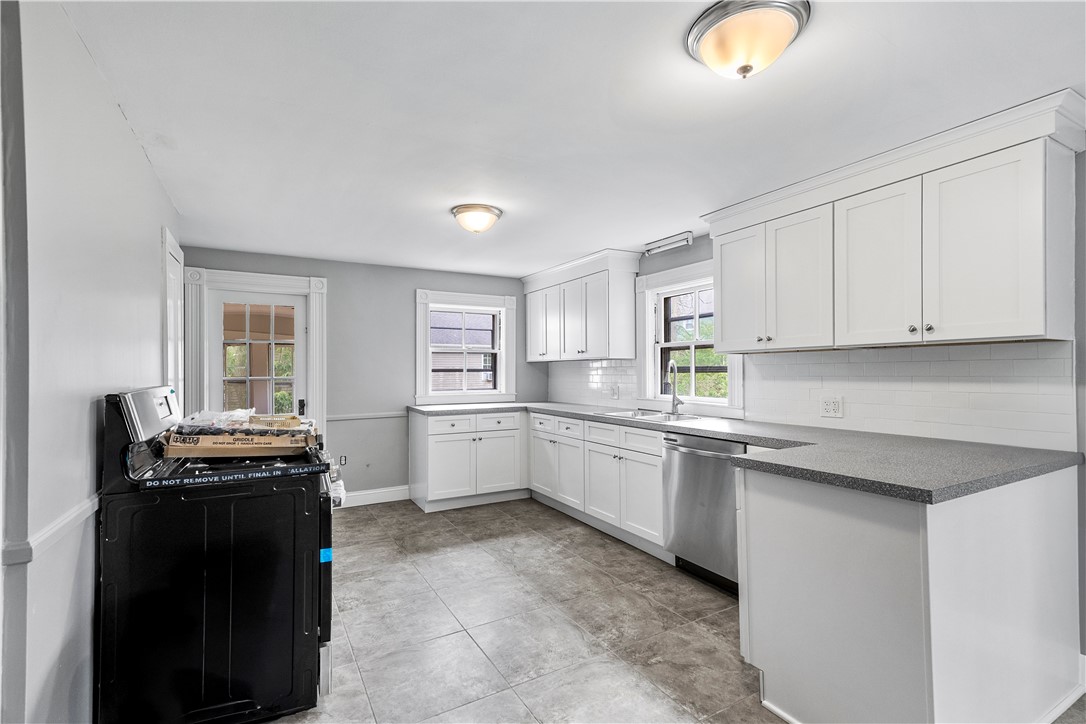 733 Pleasant Street