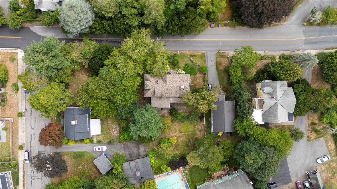 733 Pleasant Street
