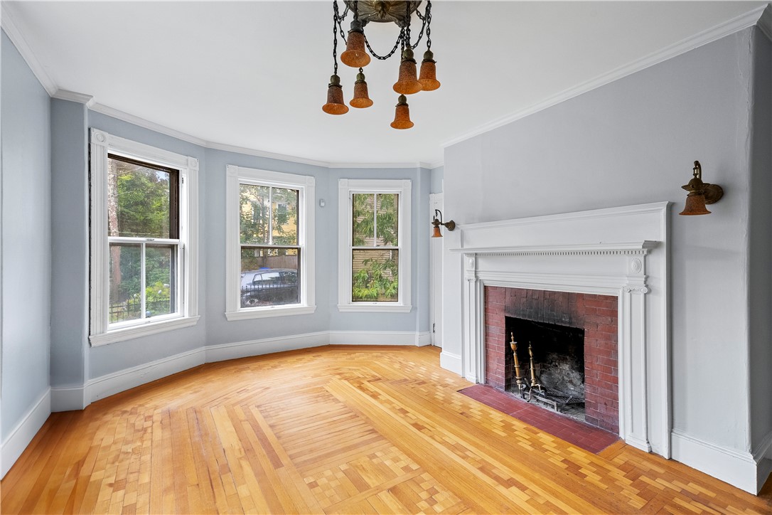 733 Pleasant Street