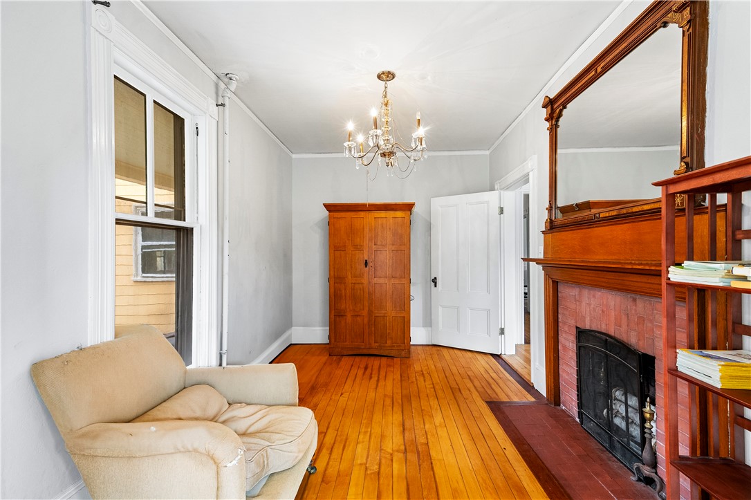 733 Pleasant Street