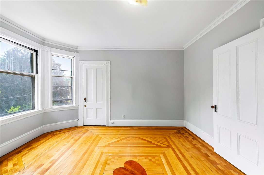 733 Pleasant Street